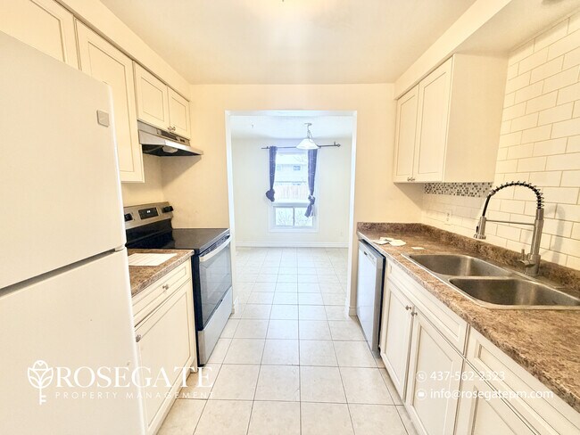 700 Paisley Rd in Guelph, ON - Building Photo - Building Photo