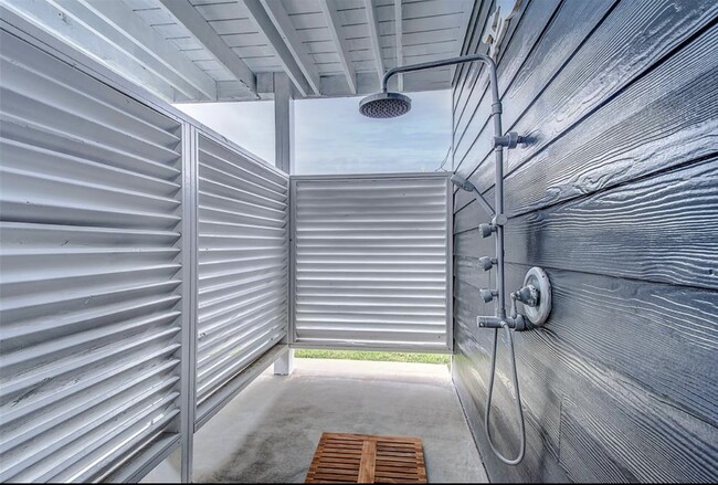 1256 Canal E in Port Bolivar, TX - Building Photo - Building Photo