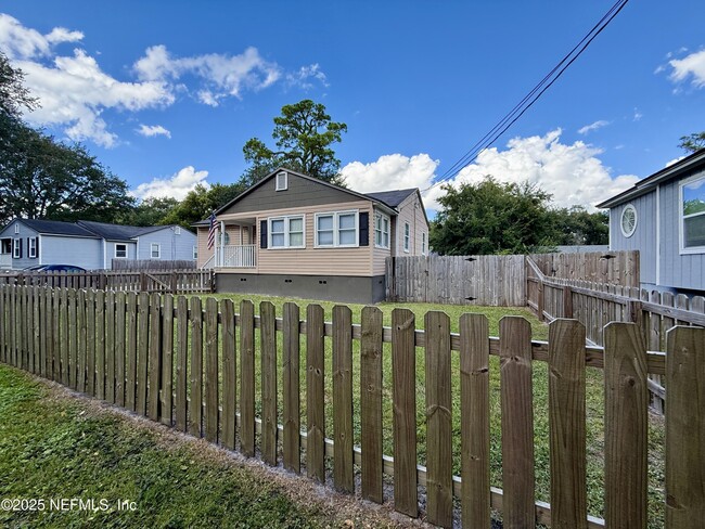 2165 Sheridan St in Jacksonville, FL - Building Photo - Building Photo