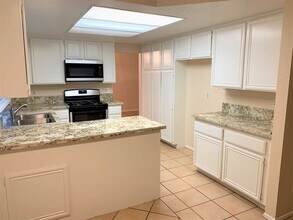 1228 Scenic View St in Upland, CA - Building Photo - Building Photo