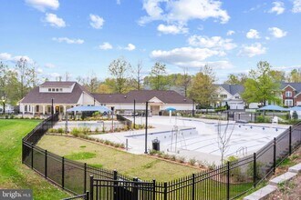 16316 Sandy Ridge Ct in Woodbridge, VA - Building Photo - Building Photo