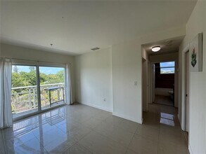 529 NE 62nd St in Miami, FL - Foto de edificio - Building Photo