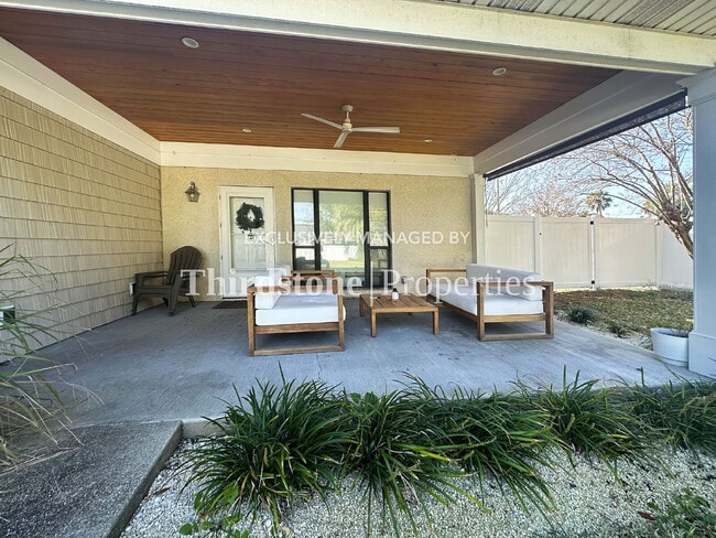 928 9th Ave N in Jacksonville Beach, FL - Building Photo - Building Photo