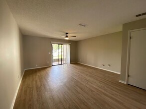 142 White Fawn Dr in Daytona Beach, FL - Building Photo - Building Photo