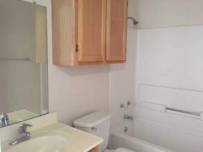 306 S Pacific Ave, Unit B in Edinburg, TX - Foto de edificio - Building Photo