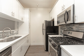 La Nouvelle Apartments in North Hollywood, CA - Building Photo - Interior Photo