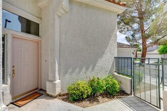 9244 Pitching Wedge Dr in Las Vegas, NV - Building Photo - Building Photo