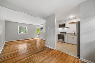 219 Stribling Ave in Charlottesville, VA - Building Photo - Building Photo