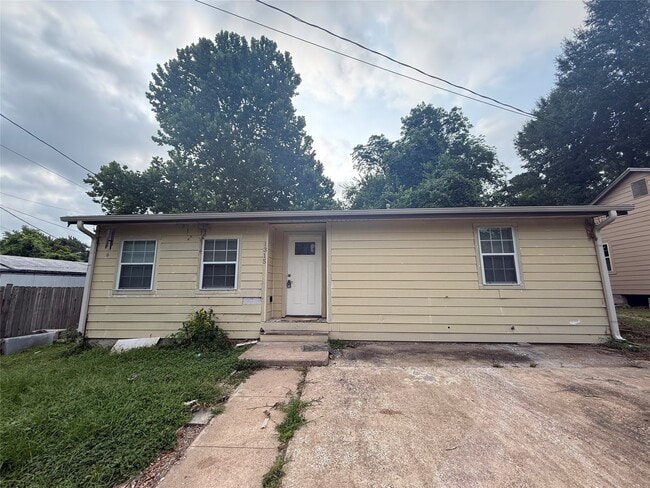 property at 1315 Sycamore Ave
