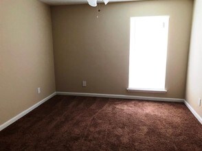 6700 S Dairy Ashford Rd-Unit -710 in Houston, TX - Building Photo - Building Photo