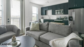 91 Jensen Dr, Unit 4205 in Houston, TX - Building Photo