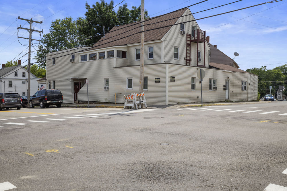 67 Green St in Somersworth, NH - Building Photo