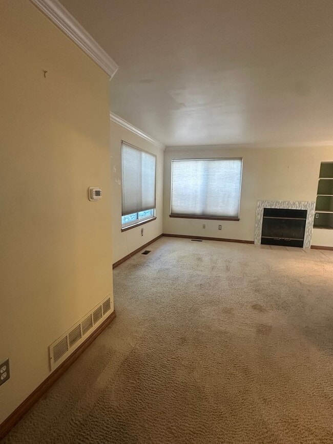 8500 E Jefferson Ave in Denver, CO - Building Photo - Building Photo