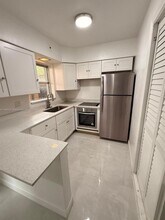 2450 Lincoln St in Hollywood, FL - Building Photo - Building Photo