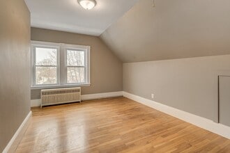 5 Larchmont Rd, Unit 3 in Salem, MA - Foto de edificio - Building Photo