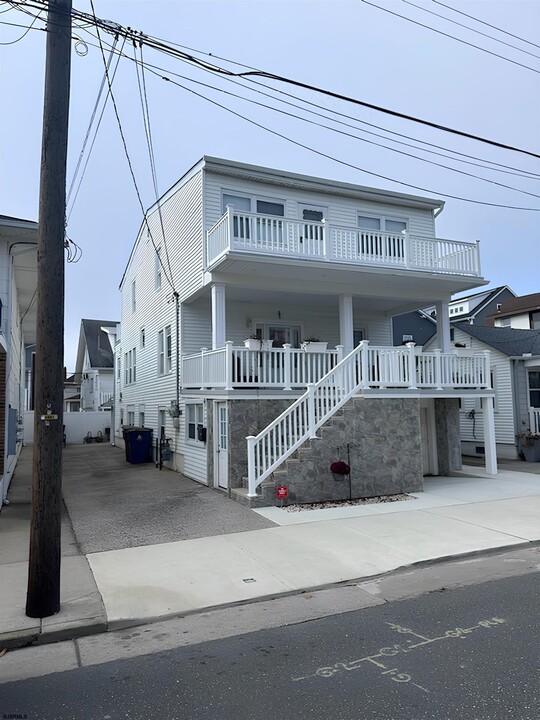 12 N Rosborough Ave in Ventnor City, NJ - Building Photo