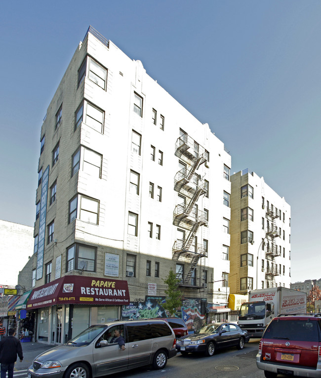 2300 Grand Concourse in Bronx, NY - Building Photo - Building Photo