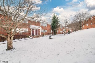 2467 NJ-10 in Morris Plains, NJ - Building Photo