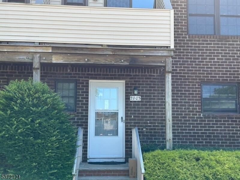 2803 Kent Pl in Hillsborough Township, NJ - Building Photo