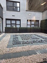 E 16 ST, Unit 4D in New York, NY - Building Photo