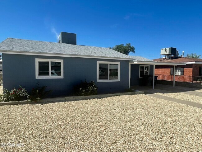 6546 Mohawk Ave in El Paso, TX - Building Photo - Building Photo