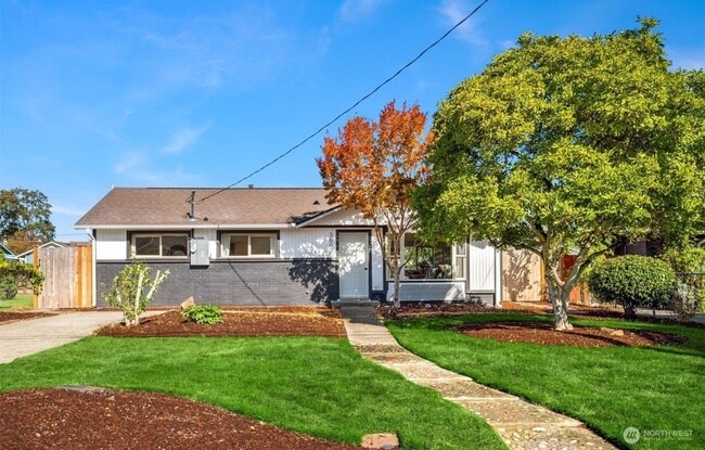 property at 3600 NE 9th St