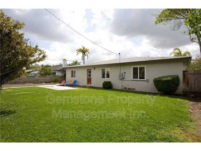 5744 Mary Ln Dr in San Diego, CA - Building Photo - Building Photo