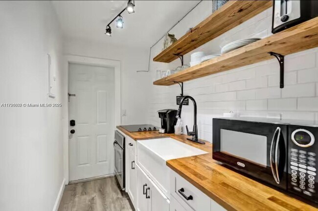 1239 NE 15th Ave in Fort Lauderdale, FL - Building Photo - Building Photo