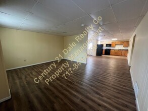 61 N Main St in Dover, PA - Building Photo - Building Photo