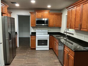 362 SE Thornhill Dr in Port St. Lucie, FL - Building Photo - Building Photo