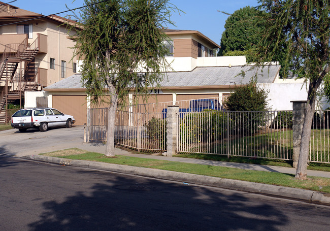 731 W Hyde Park Blvd in Inglewood, CA - Building Photo - Building Photo