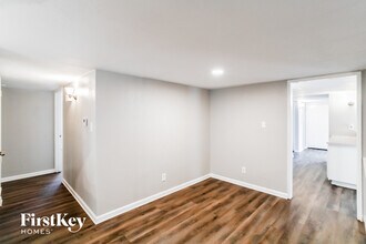 1300 Royal Oak Dr in Desoto, TX - Building Photo - Building Photo