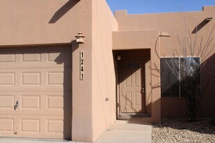 1241 S Espina St in Las Cruces, NM - Building Photo