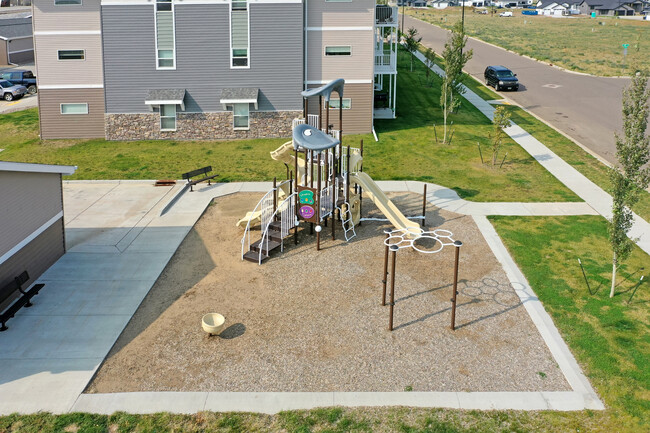 Prairie Winds Apartments in Dickinson, ND - Building Photo - Building Photo