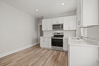 16 Leslie St, Unit 2 in Boston, MA - Foto de edificio - Building Photo