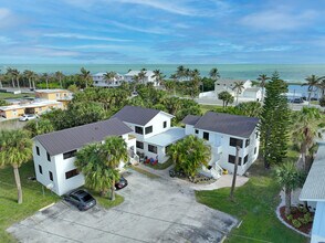 652 Hernando St in Fort Pierce, FL - Building Photo - Building Photo