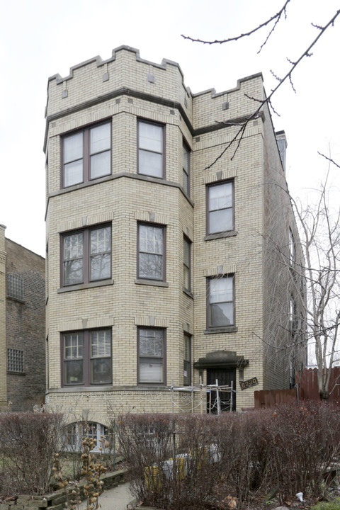 6230 N Washtenaw Ave in Chicago, IL - Building Photo