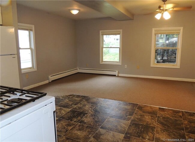 57 Talcott Ave in Vernon, CT - Building Photo - Building Photo