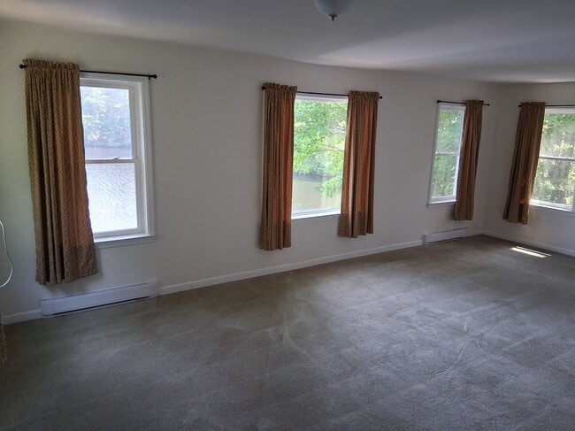 40 Brooks Pond Rd in North Brookfield, MA - Building Photo - Building Photo