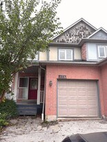 5289 Bushelgrove Cir in Mississauga, ON - Building Photo