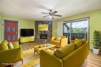112 Camelot Dr in College Park, GA - Building Photo - Building Photo