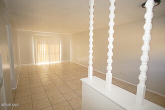 5233 Carousel Dr in El Paso, TX - Building Photo - Building Photo