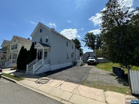 24 Parker Ave in Hawthorne, NJ - Building Photo
