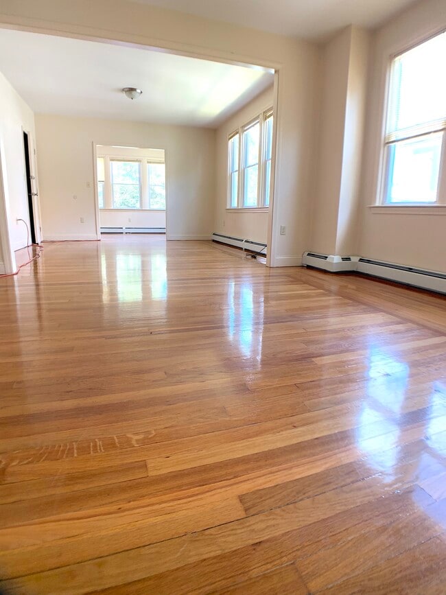 134 Lenox Ave, Unit 2nd Floor in Providence, RI - Building Photo - Building Photo