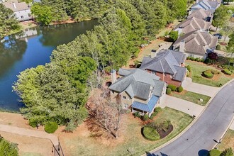 12477 Waterside Dr in Alpharetta, GA - Foto de edificio - Building Photo
