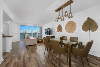 1800 Sunset Harbour Dr in Miami Beach, FL - Building Photo - Building Photo