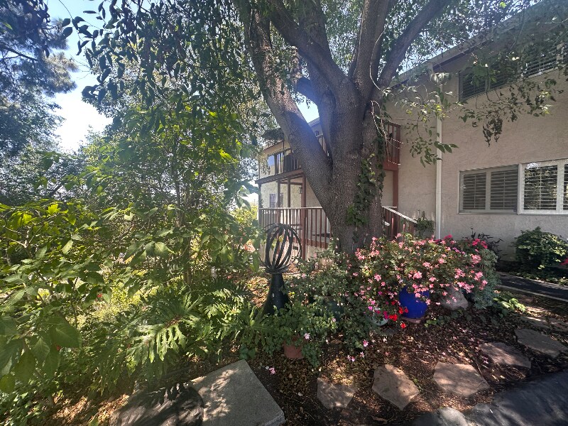 1946 Monte Vista Dr in Vista, CA - Building Photo