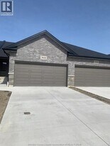 3614 Hallee Cres in Windsor, ON - Building Photo