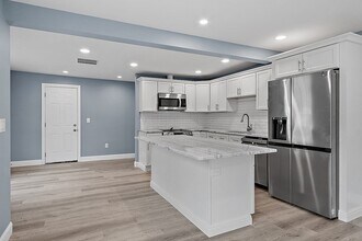 53 Fenwood Rd in Worcester, MA - Building Photo - Building Photo