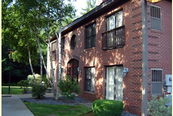 Policy Brook Estates in Salem, NH - Building Photo